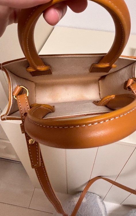 ミニバーティカル カバ （ブランドバッグ）の商品画像 - 査定依頼日：2025年11月17日 - 最高査定価格：80,000円