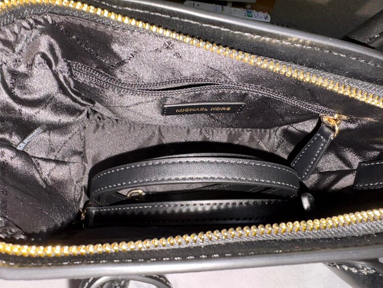 マイケルコース（ブランドバッグ）の商品画像 - 査定依頼日：2025年1月16日 - 最高査定価格：6,000円