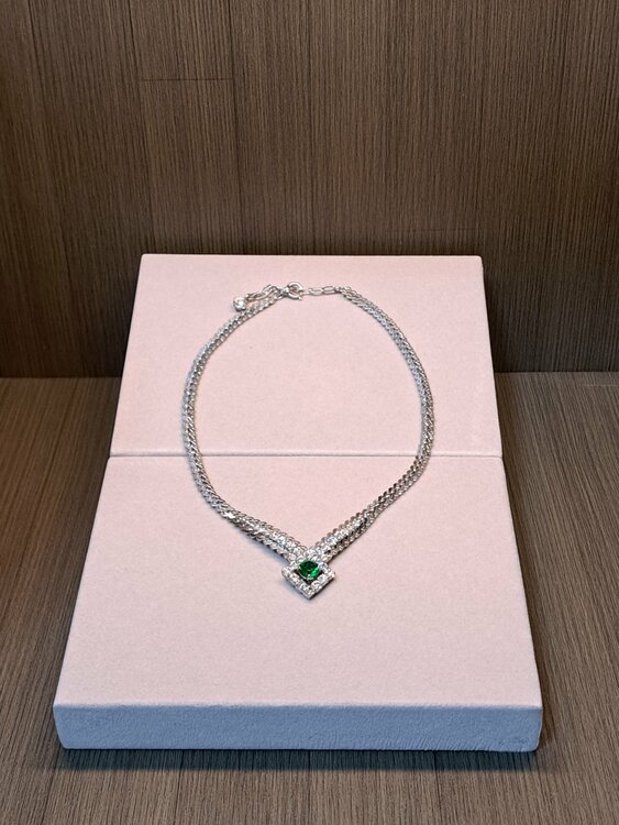 Christian Diorコスチュームジュエリー（金・貴金属）の商品画像 - 査定依頼日：2026年3月24日 - 最高査定価格：100,000円