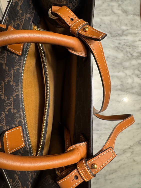 セリーヌ  （ブランドバッグ）の商品画像 - 査定依頼日：2025年12月5日 - 最高査定価格：100,000円