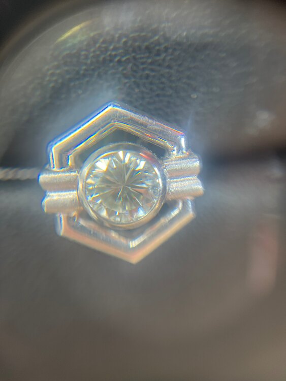 タイピン　pt900 ダイヤ1.554ct（宝石）の商品画像 - 査定依頼日：2025年4月11日 - 最高査定価格：240,000円