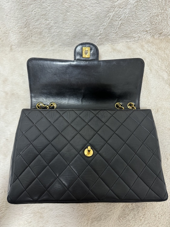 CHANELデカマトラッセ（ブランドバッグ）の商品画像 - 査定依頼日：2024年5月4日 - 最高査定価格：360,000円