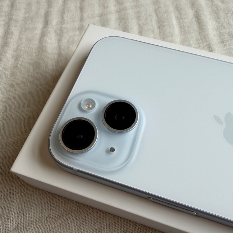 iPhone 15 128GB ブルー SIMフリー（スマホ）の商品画像 - 査定依頼日：2026年5月4日 - 最高査定価格：70,000円