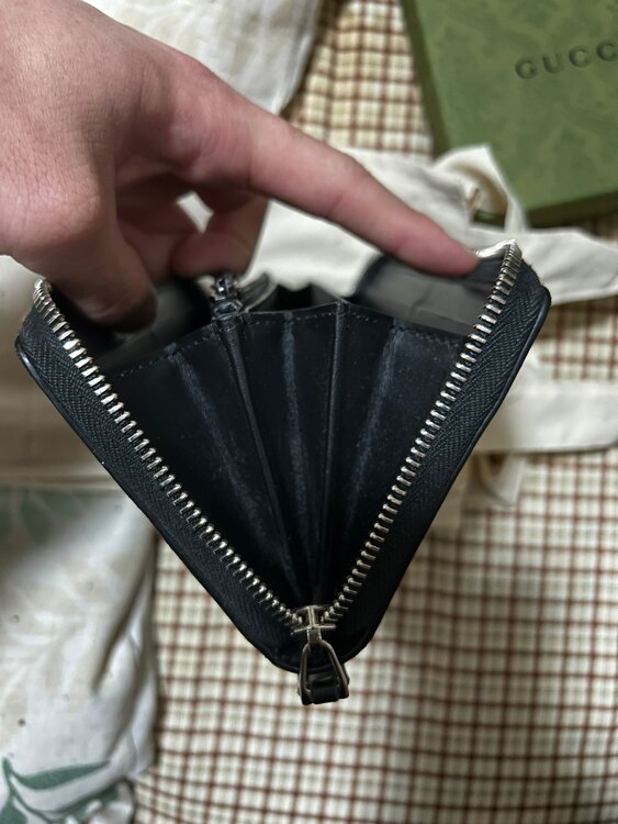 長財布ラウンドファスナー メンズ ブランド GUCCI GGスプリーム ジップア（ブランド財布・小物）の商品画像 - 査定依頼日：2025年1月11日 - 最高査定価格：10,000円