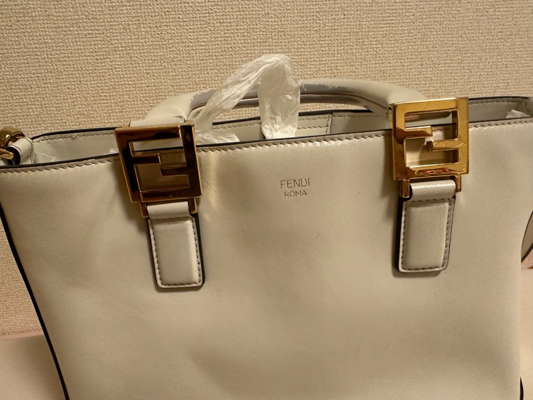 fendi ffトート（ブランドバッグ）の商品画像 - 査定依頼日：2025年9月3日 - 最高査定価格：50,000円
