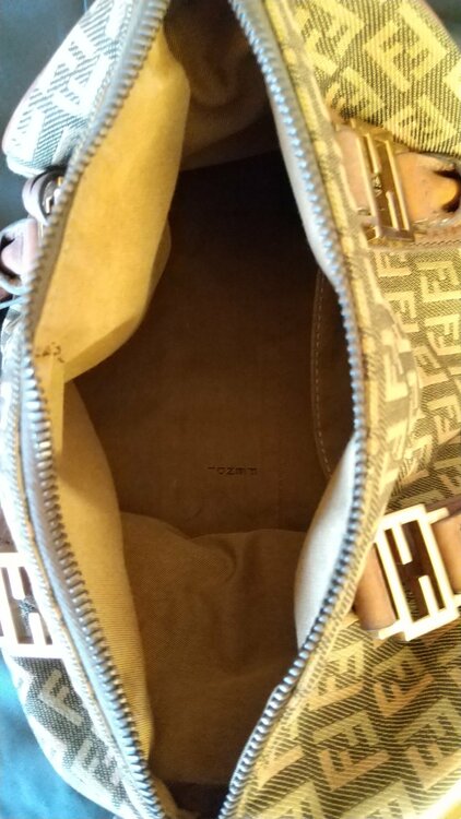 フェンディ  （ブランドバッグ）の商品画像 - 査定依頼日：2026年3月9日 - 最高査定価格：25,000円