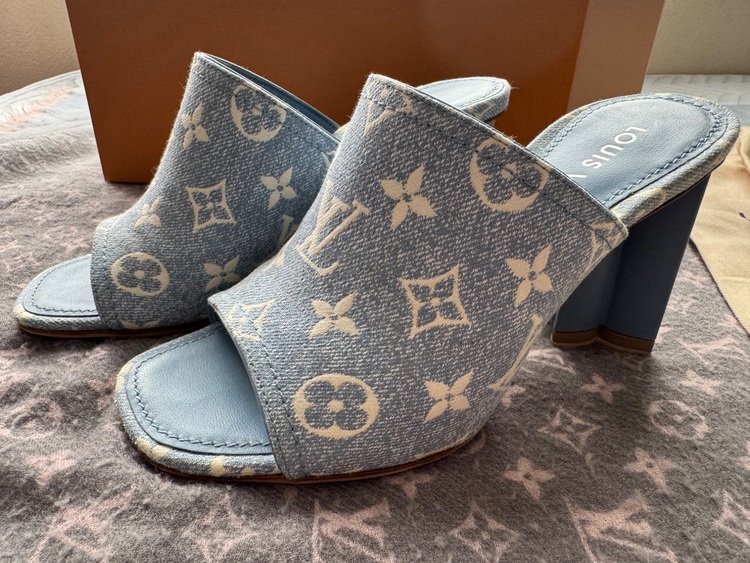 サンダル（古着・ファッション）の商品画像 - 査定依頼日：2025年9月27日 - 最高査定価格：20,000円