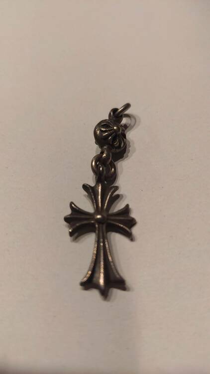 【クロムハーツ 1B TNY CH CRS 1ボールタイニーCHクロス シルバー（古着・ファッション）の商品画像 - 査定依頼日：2026年2月11日 - 最高査定価格：140,000円