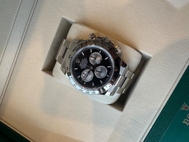 ロレックス デイトナ 12650（高級時計）の商品画像 - 査定依頼日：2026年1月7日 - 最高査定価格：8,600,000円