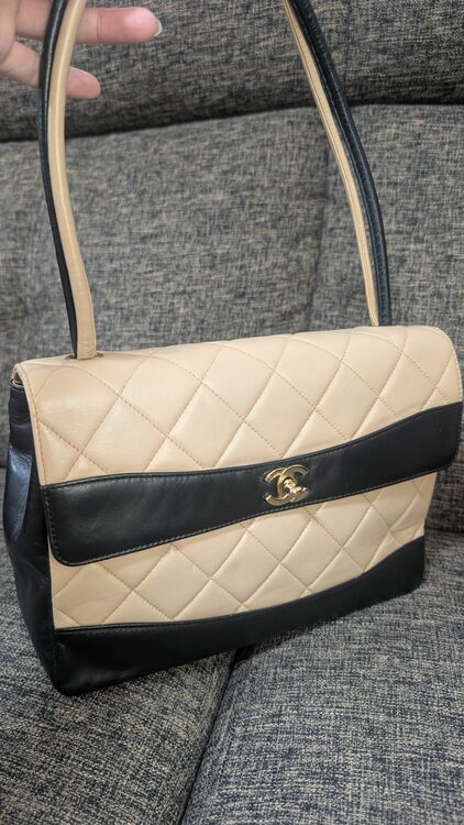 ハンドバッグ　マトラッセ　ゴールド金具　ベージュ　ブラック（ブランドバッグ）の商品画像 - 査定依頼日：2025年10月13日 - 最高査定価格：150,000円