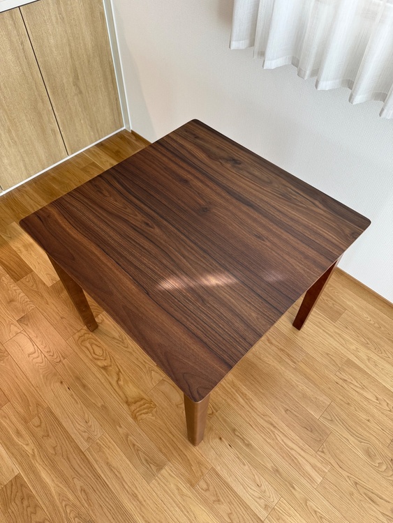 ダイニングテーブル（家具・寝具）の商品画像 - 査定依頼日：2025年12月14日 - 最高査定価格：3,000円