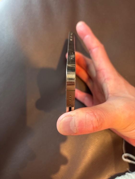 iPhone iPhone 12 Pro 128GB SIMフリー（スマホ）の商品画像 - 査定依頼日：2026年7月22日 - 最高査定価格：30,500円