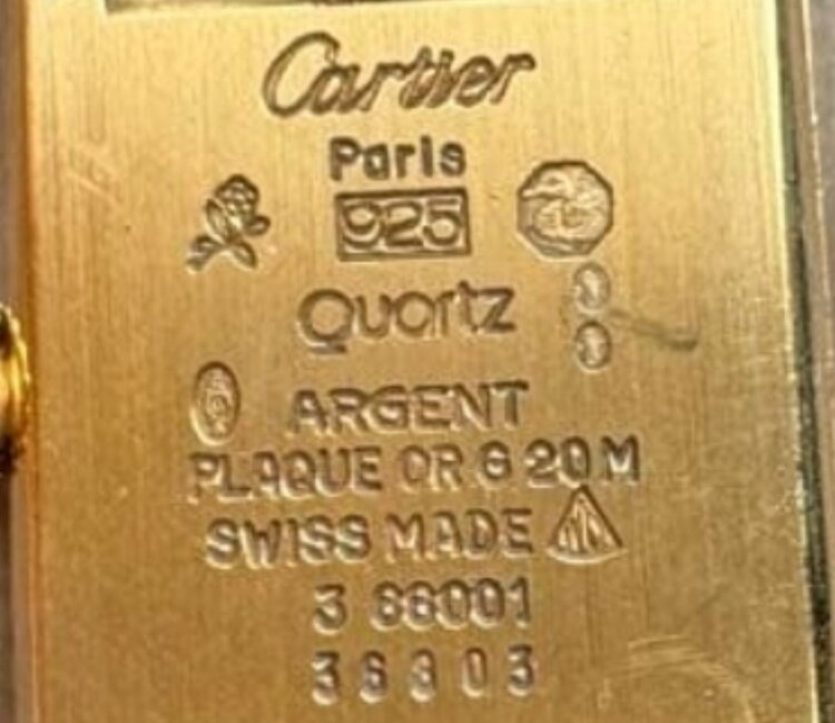 カルティエ タンク カルティエ　（高級時計）の商品画像 - 査定依頼日：2025年12月18日 - 最高査定価格：250,000円