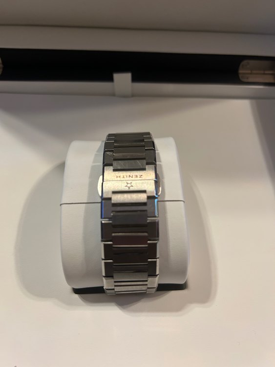 デファイ　エルプリメロ21（高級時計）の商品画像 - 査定依頼日：2023年2月25日 - 最高査定価格：650,000円