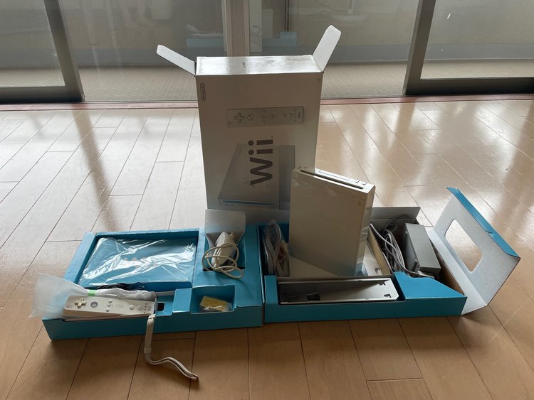 WII RVL001（ゲーム機本体・ゲームソフト）の商品画像 - 査定依頼日：2023年7月8日 - 最高査定価格：1,000円