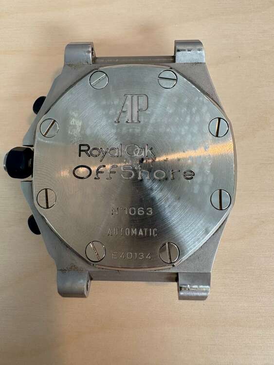 オーデマピゲ ロイヤルオークオフショア （高級時計）の商品画像 - 査定依頼日：2025年5月21日 - 最高査定価格：2,350,000円