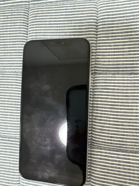 iPhone X（スマホ）の商品画像 - 査定依頼日：2026年5月19日 - 最高査定価格：6,000円