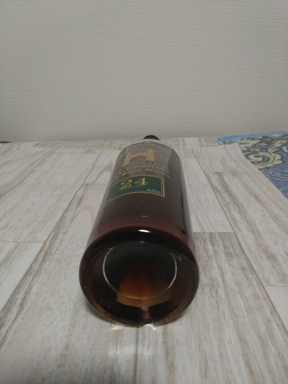 フェッターケアン レアヴィンテージ 24年（お酒）の商品画像 - 査定依頼日：2025年9月1日 - 最高査定価格：27,000円