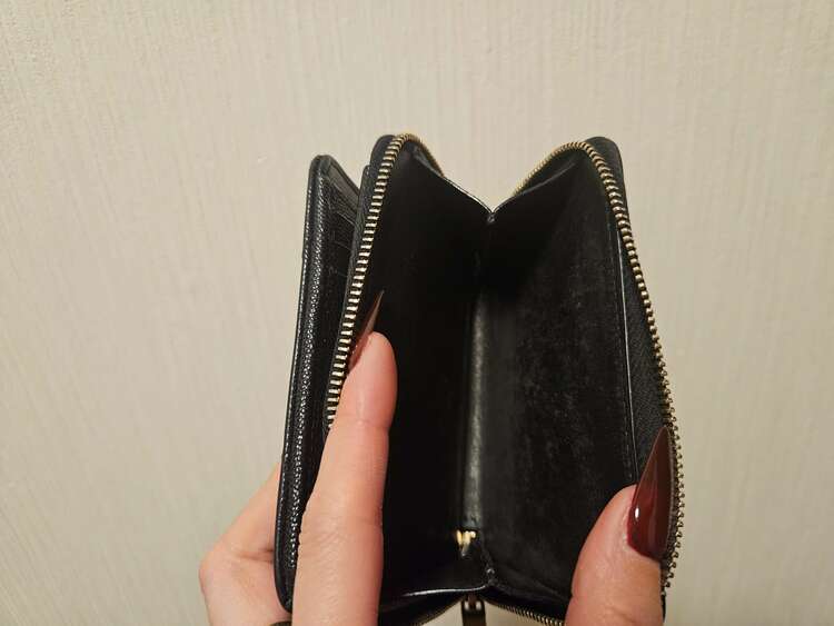 財布（ブランド財布・小物）の商品画像 - 査定依頼日：2025年4月6日 - 最高査定価格：10,000円