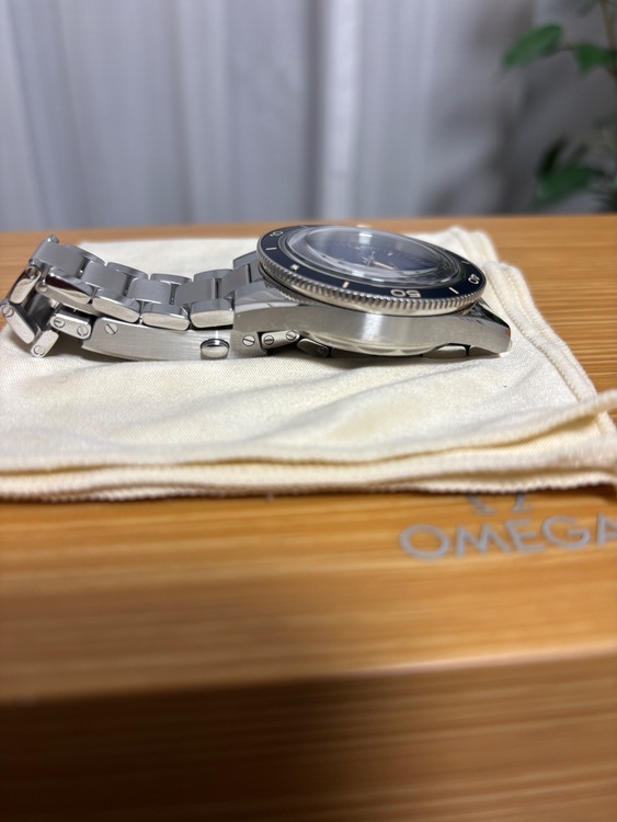 シーマスター300マスタークロノメーター234.30.41.21.03.001（高級時計）の商品画像 - 査定依頼日：2025年8月3日 - 最高査定価格：620,000円