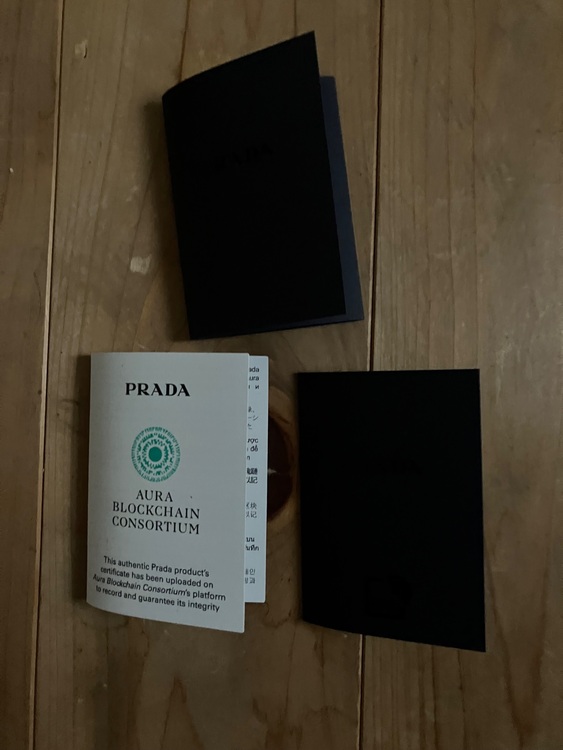プラダ（ブランドバッグ）の商品画像 - 査定依頼日：2025年10月9日 - 最高査定価格：400,000円