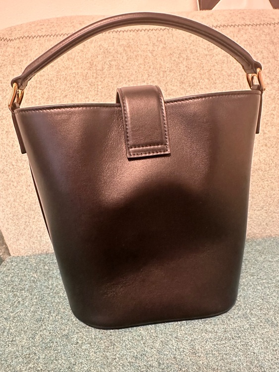 セリーヌ  （ブランドバッグ）の商品画像 - 査定依頼日：2025年8月12日 - 最高査定価格：200,000円