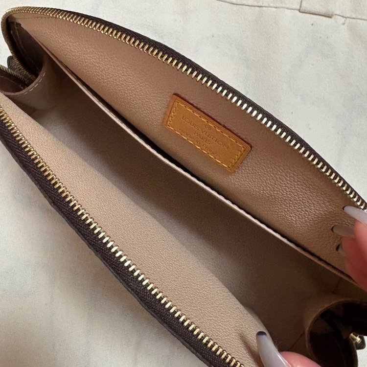 LOUIS VUITTONトゥルースドゥミロンドモノグラムキャンバス（ブランド財布・小物）の商品画像 - 査定依頼日：2026年1月15日 - 最高査定価格：20,000円