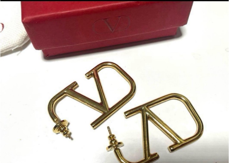 ヴァレンチノピアス（金・貴金属）の商品画像 - 査定依頼日：2025年9月11日 - 最高査定価格：20,000円