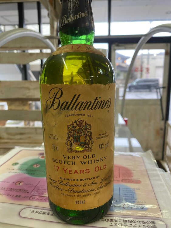 バランタイン17年（お酒）の商品画像 - 査定依頼日：2025年4月13日 - 最高査定価格：2,500円