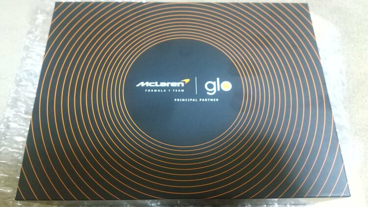 glo™ hilo plus mclaren racing　限定版デザインセット（喫煙具）の商品画像 - 査定依頼日：2026年4月5日 - 最高査定価格：7,000円