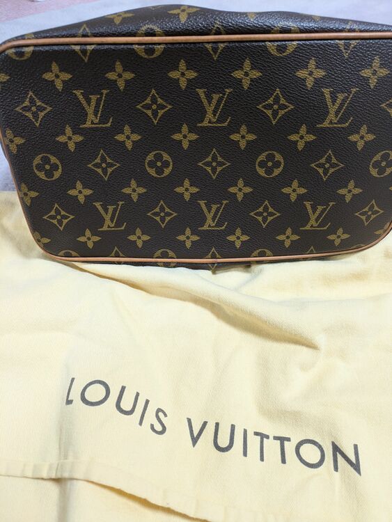 TA1173（ブランドバッグ）の商品画像 - 査定依頼日：2025年11月28日 - 最高査定価格：130,000円