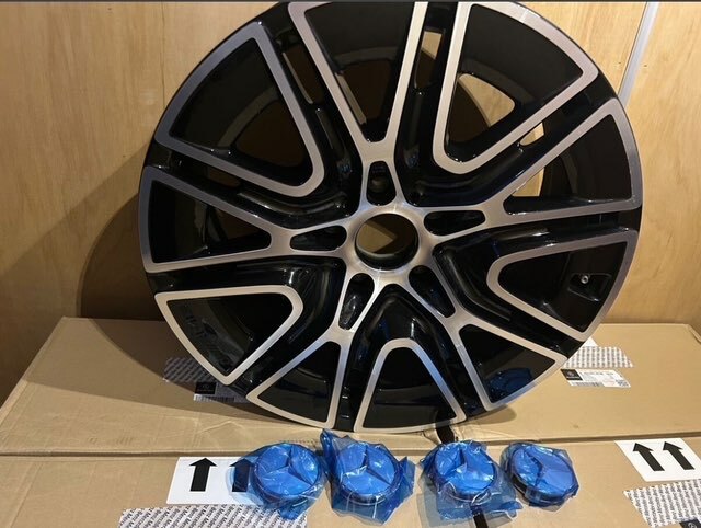 メルセデス　AMG G450D ローンチエディション　２０インチ　アルミホイール（カー用品）の商品画像 - 査定依頼日：2025年3月24日 - 最高査定価格：120,000円