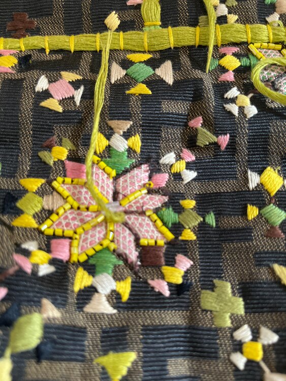 ビーズトートバッグ（ブランドバッグ）の商品画像 - 査定依頼日：2025年1月17日 - 最高査定価格：50,000円