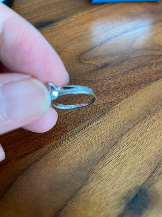 デビアス　ダイヤモンドリング（宝石）の商品画像 - 査定依頼日：2024年5月26日 - 最高査定価格：400,000円