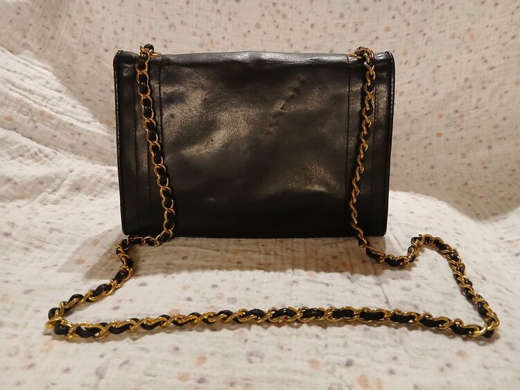 チェーンショルダー（ブランドバッグ）の商品画像 - 査定依頼日：2026年2月21日 - 最高査定価格：110,000円
