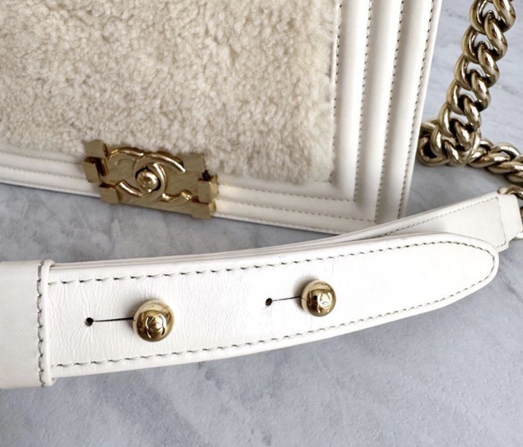 ボーイシャネル ボアスモールハンドバッグ（ブランドバッグ）の商品画像 - 査定依頼日：2026年1月29日 - 最高査定価格：210,000円