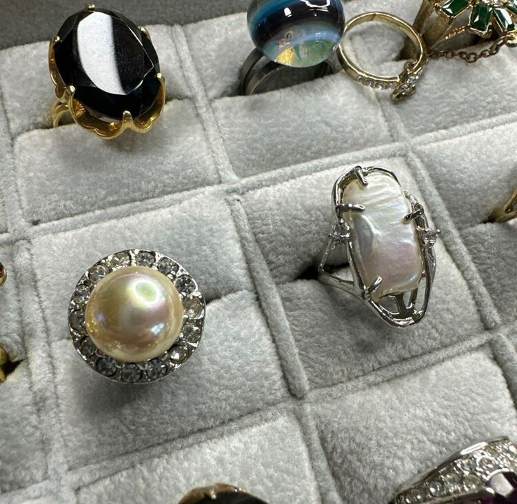 リング（宝石）の商品画像 - 査定依頼日：2025年3月1日 - 最高査定価格：10,000円