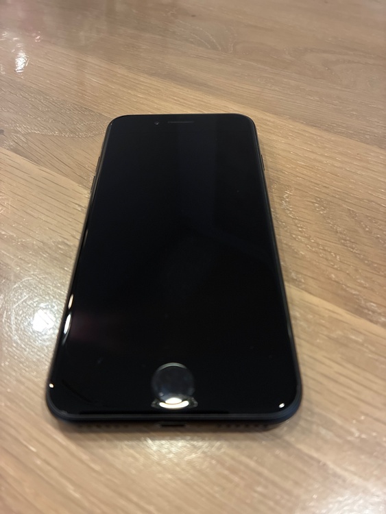 iPhone SE (第 2 世代) 64GB SIMフリー（スマホ）の商品画像 - 査定依頼日：2025年12月17日 - 最高査定価格：13,000円