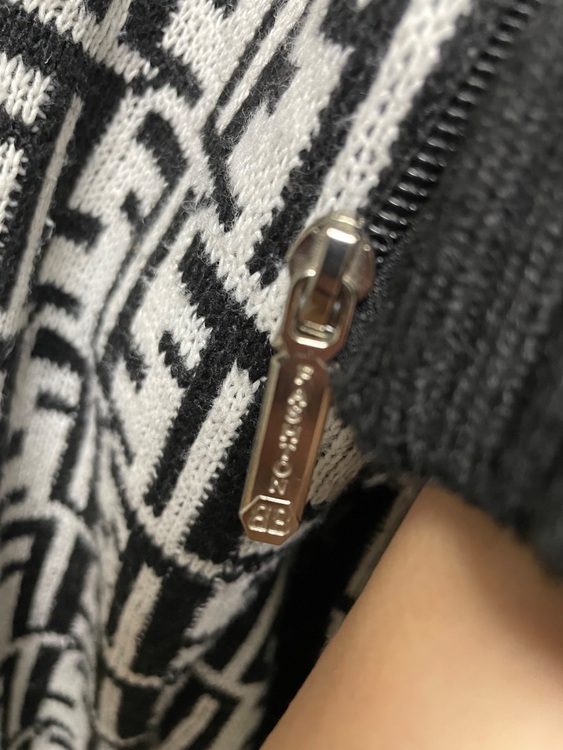 バレンシアガ  （ブランドバッグ）の商品画像 - 査定依頼日：2025年11月27日 - 最高査定価格：100,000円