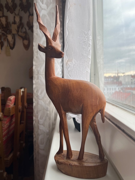 アルプスの一体化木彫り美しいフォーム骨董品。（美術品・骨董品）の商品画像 - 査定依頼日：2025年10月13日 - 最高査定価格：1,000円