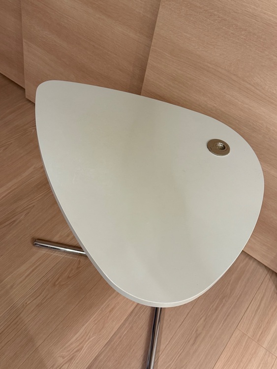 テクタk22 サイドテーブル（家具・寝具）の商品画像 - 査定依頼日：2025年11月11日 - 最高査定価格：2,000円