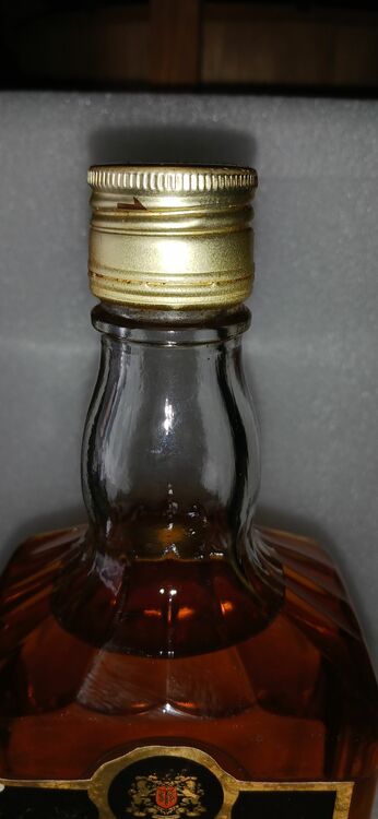 サントリーゴールドブレンデッド（お酒）の商品画像 - 査定依頼日：2025年11月6日 - 最高査定価格：800円