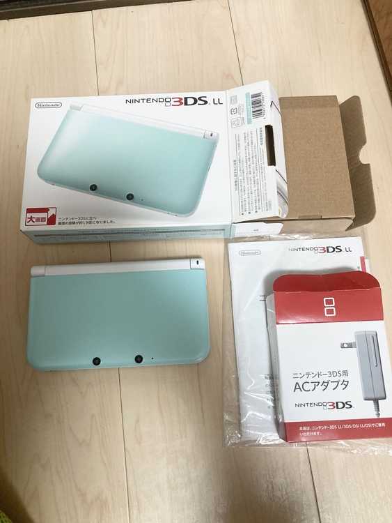 ニンテンドー3DSLL本体 ミント×ホワイト（ゲーム機本体・ゲームソフト）の商品画像 - 査定依頼日：2021年11月21日 - 最高査定価格：4,500円