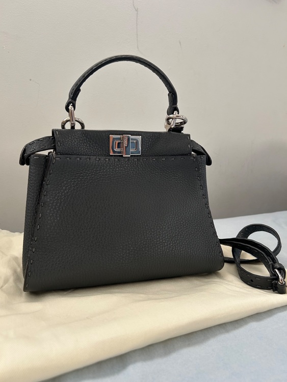 型番：8BN244 シリアル：N49-56-20213（ブランドバッグ）の商品画像 - 査定依頼日：2025年9月15日 - 最高査定価格：240,000円