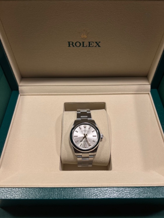 オイスターパーペチュアル31ミリシルバー（高級時計）の商品画像 - 査定依頼日：2025年9月5日 - 最高査定価格：930,000円