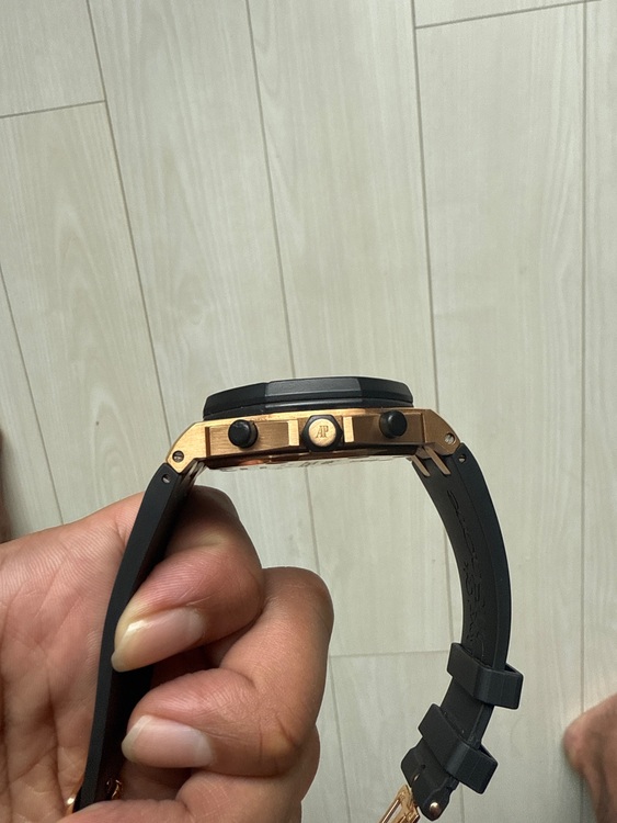 オーデマピゲ ロイヤルオークオフショア 25940OK.OO.D002CA.01.（高級時計）の商品画像 - 査定依頼日：2025年11月13日 - 最高査定価格：4,080,000円