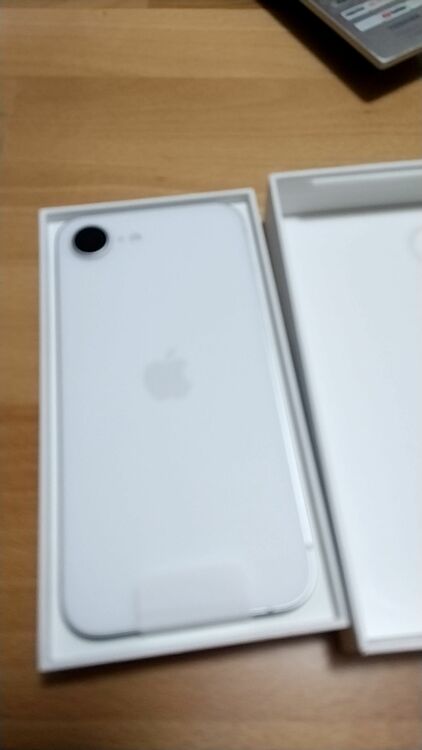 iPhone 16e 128GB Softbank（スマホ）の商品画像 - 査定依頼日：2025年10月2日 - 最高査定価格：59,000円