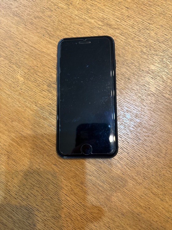 iPhone SE (第 2 世代) 128GB SIMフリー（スマホ）の商品画像 - 査定依頼日：2026年3月13日 - 最高査定価格：15,000円