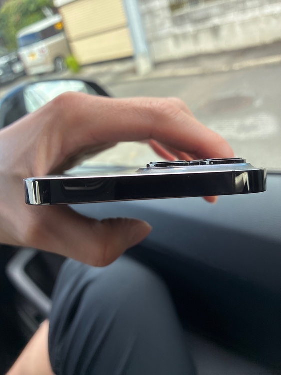 iPhone iPhone 13 Pro Max 256GB au（スマホ）の商品画像 - 査定依頼日：2026年9月19日 - 最高査定価格：64,000円