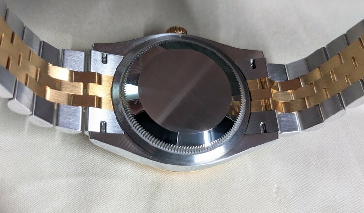 Rolex デイトジャスト 36 126233 YG フルーテッドモチーフ文字盤（高級時計）の商品画像 - 査定依頼日：2026年5月9日 - 最高査定価格：2,150,000円